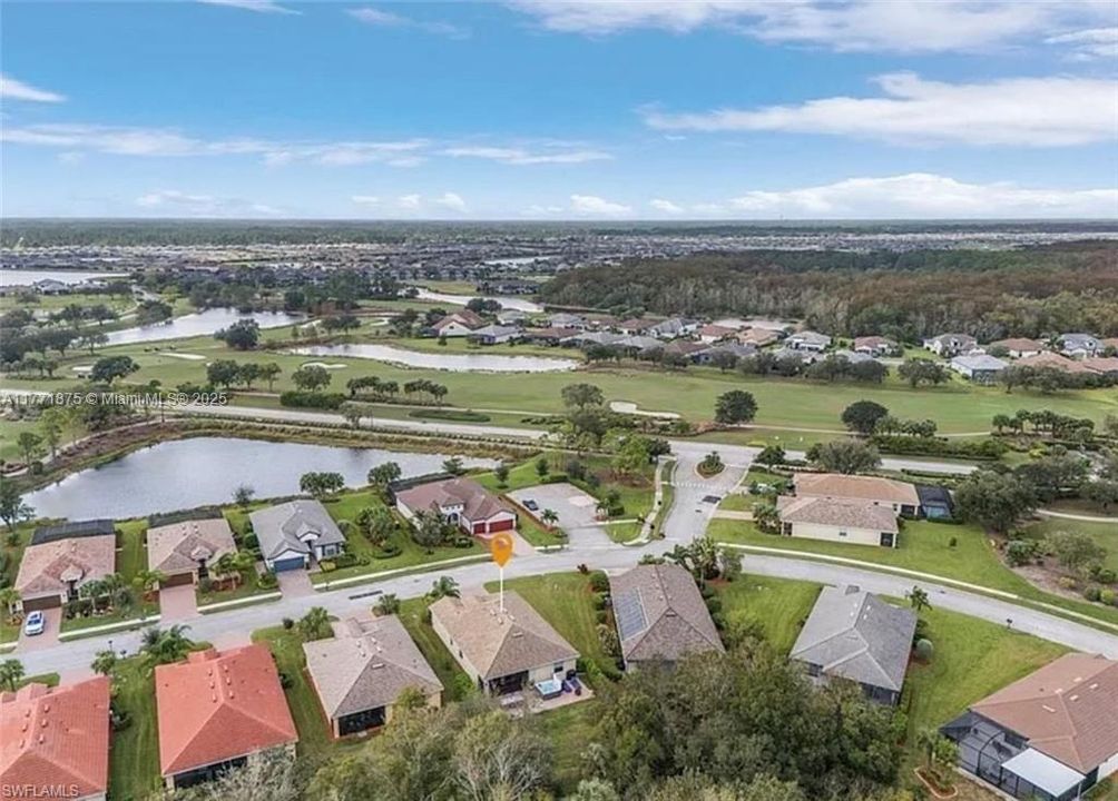 Недавно продано: $349,999 (4 спален, 3 ванн, 2032 Квадратных фут)