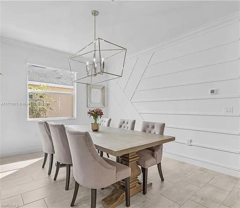 Недавно продано: $349,999 (4 спален, 3 ванн, 2032 Квадратных фут)