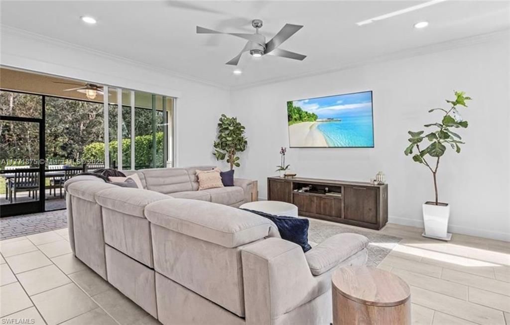 Недавно продано: $349,999 (4 спален, 3 ванн, 2032 Квадратных фут)