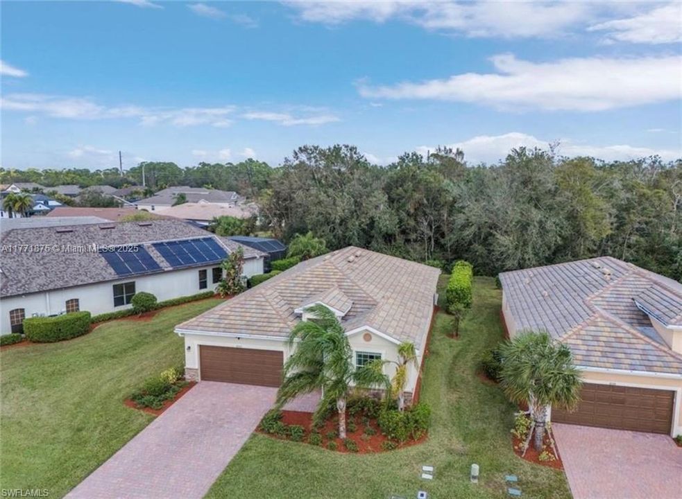 Недавно продано: $349,999 (4 спален, 3 ванн, 2032 Квадратных фут)