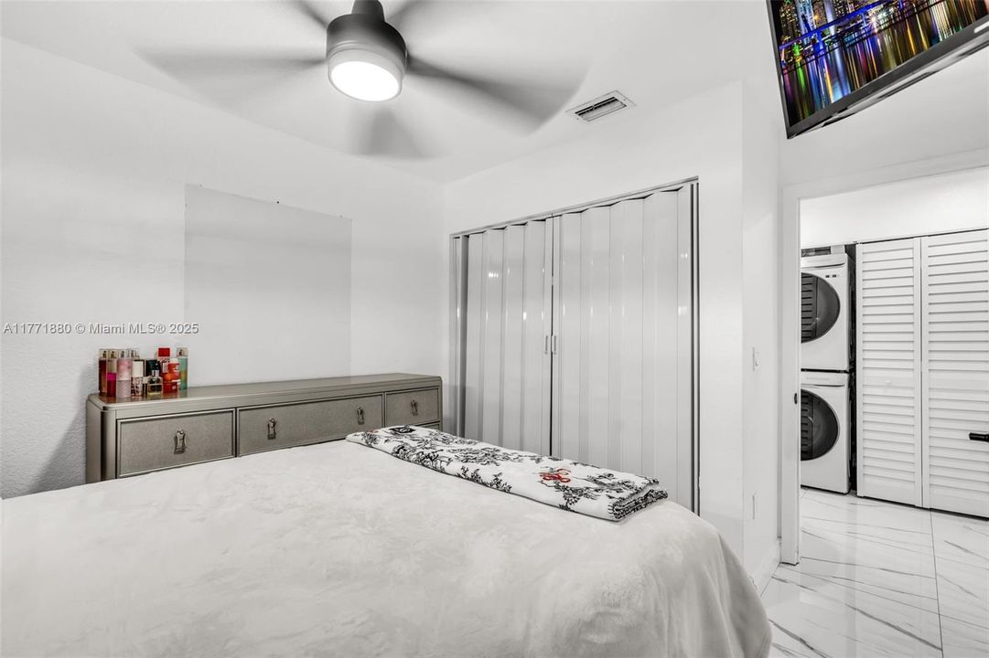 Recently Sold: $720,000 (4 beds, 2 baths, 1377 Square Feet)