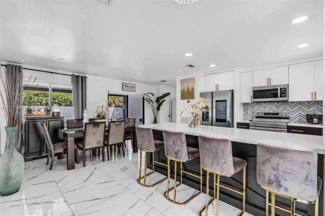 Recently Sold: $720,000 (4 beds, 2 baths, 1377 Square Feet)