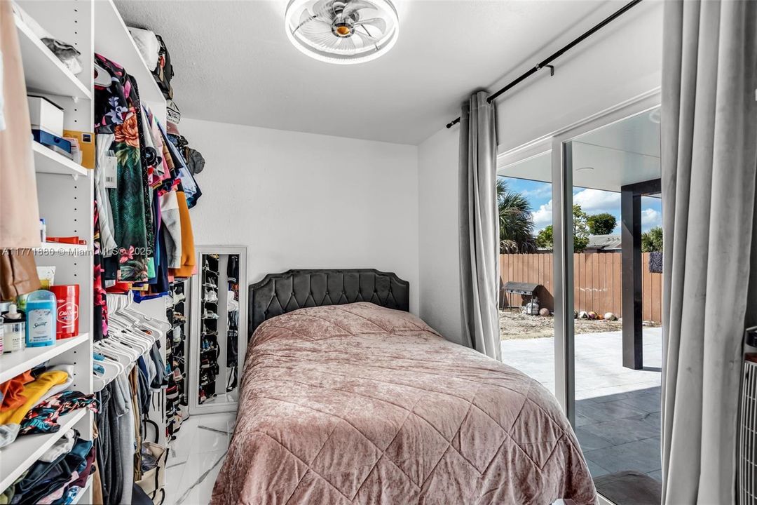 Recently Sold: $720,000 (4 beds, 2 baths, 1377 Square Feet)