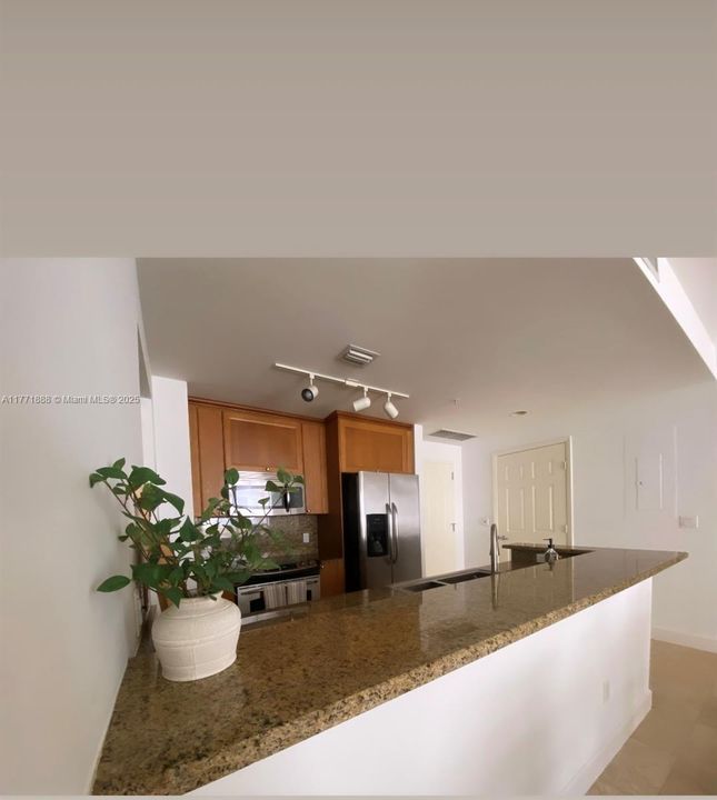 Recently Rented: $4,000 (2 beds, 2 baths, 1167 Square Feet)