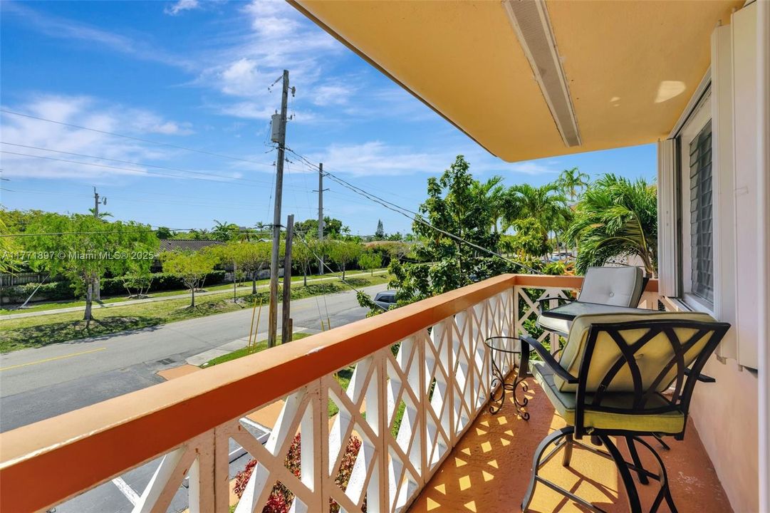 待售: $134,000 (2 贝兹, 1 浴室, 848 平方英尺)