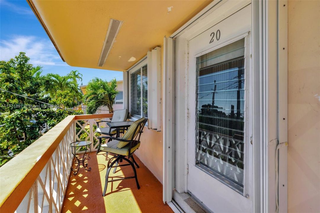 待售: $134,000 (2 贝兹, 1 浴室, 848 平方英尺)