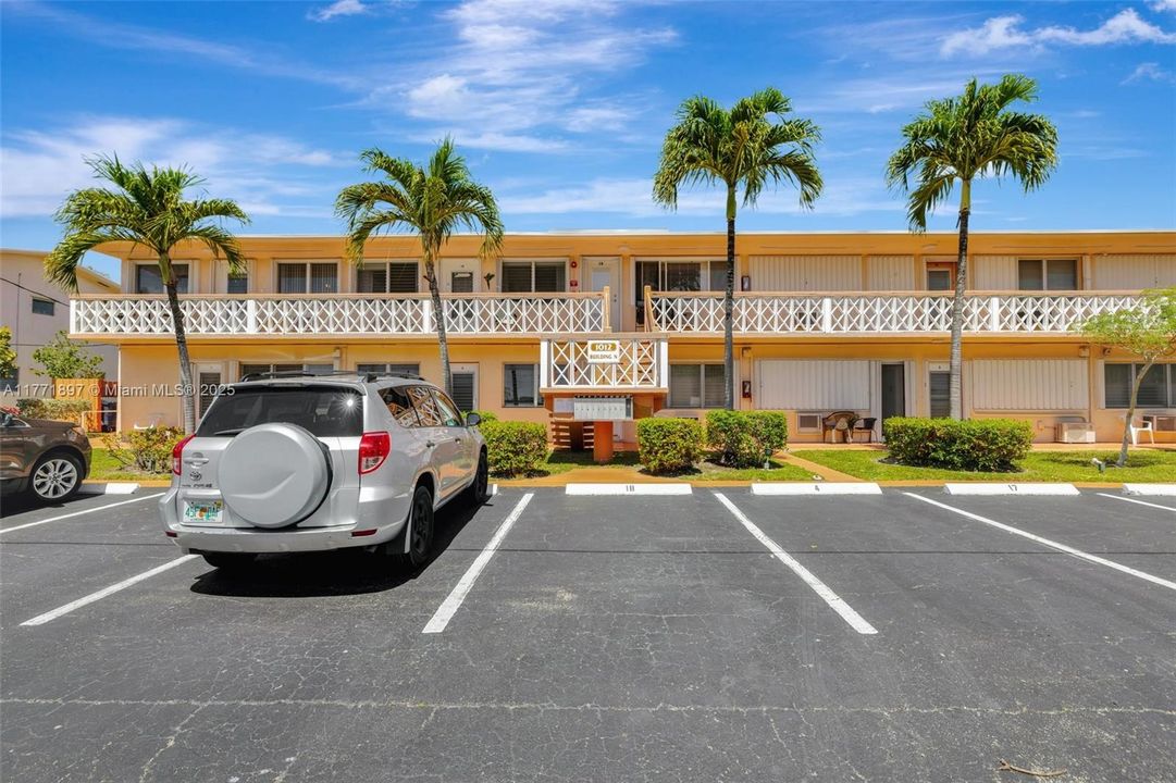 待售: $134,000 (2 贝兹, 1 浴室, 848 平方英尺)