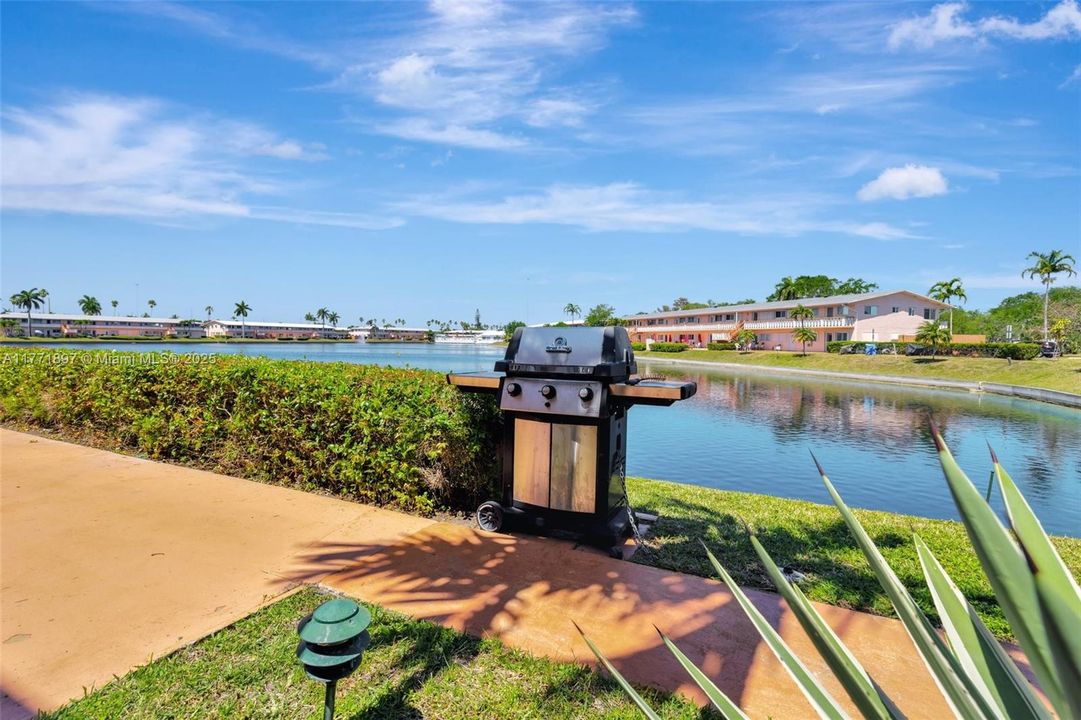 待售: $134,000 (2 贝兹, 1 浴室, 848 平方英尺)