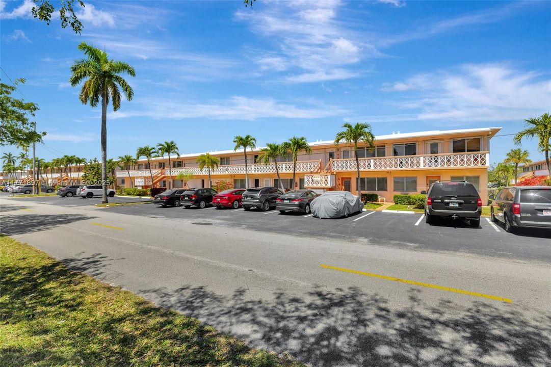 待售: $134,000 (2 贝兹, 1 浴室, 848 平方英尺)