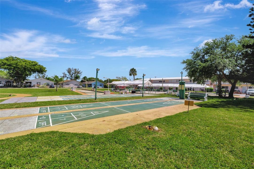 待售: $134,000 (2 贝兹, 1 浴室, 848 平方英尺)