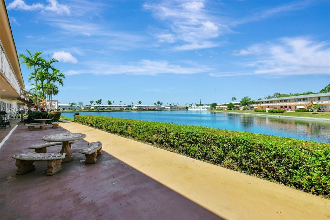 待售: $134,000 (2 贝兹, 1 浴室, 848 平方英尺)