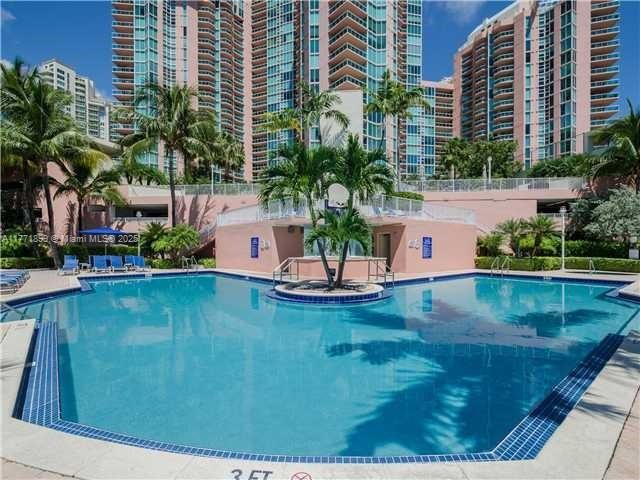 Recently Rented: $6,800 (3 beds, 3 baths, 2130 Square Feet)