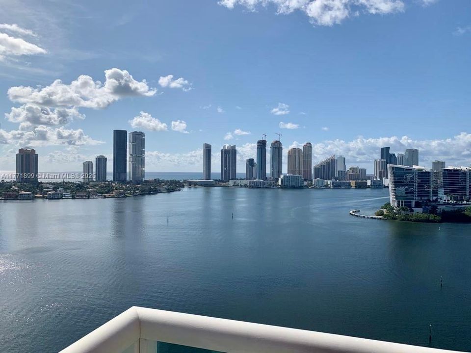 Recently Rented: $6,800 (3 beds, 3 baths, 2130 Square Feet)