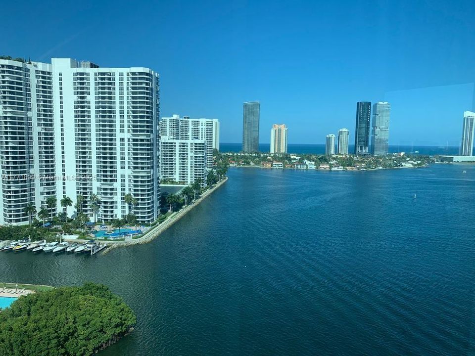 Recently Rented: $6,800 (3 beds, 3 baths, 2130 Square Feet)