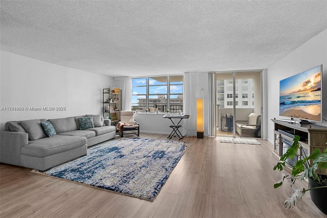 最近售出: $275,000 (2 贝兹, 2 浴室, 1143 平方英尺)