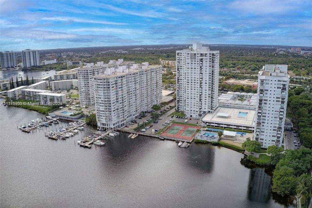 最近售出: $275,000 (2 贝兹, 2 浴室, 1143 平方英尺)