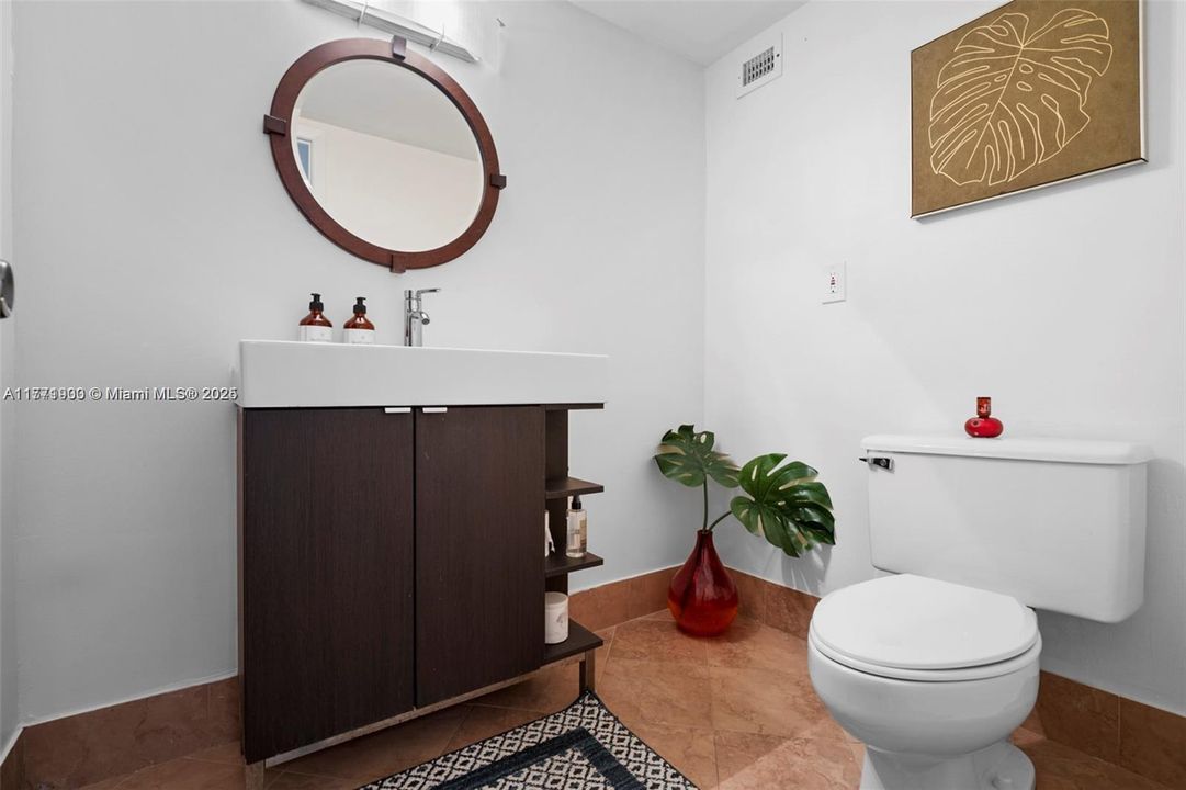 最近售出: $275,000 (2 贝兹, 2 浴室, 1143 平方英尺)