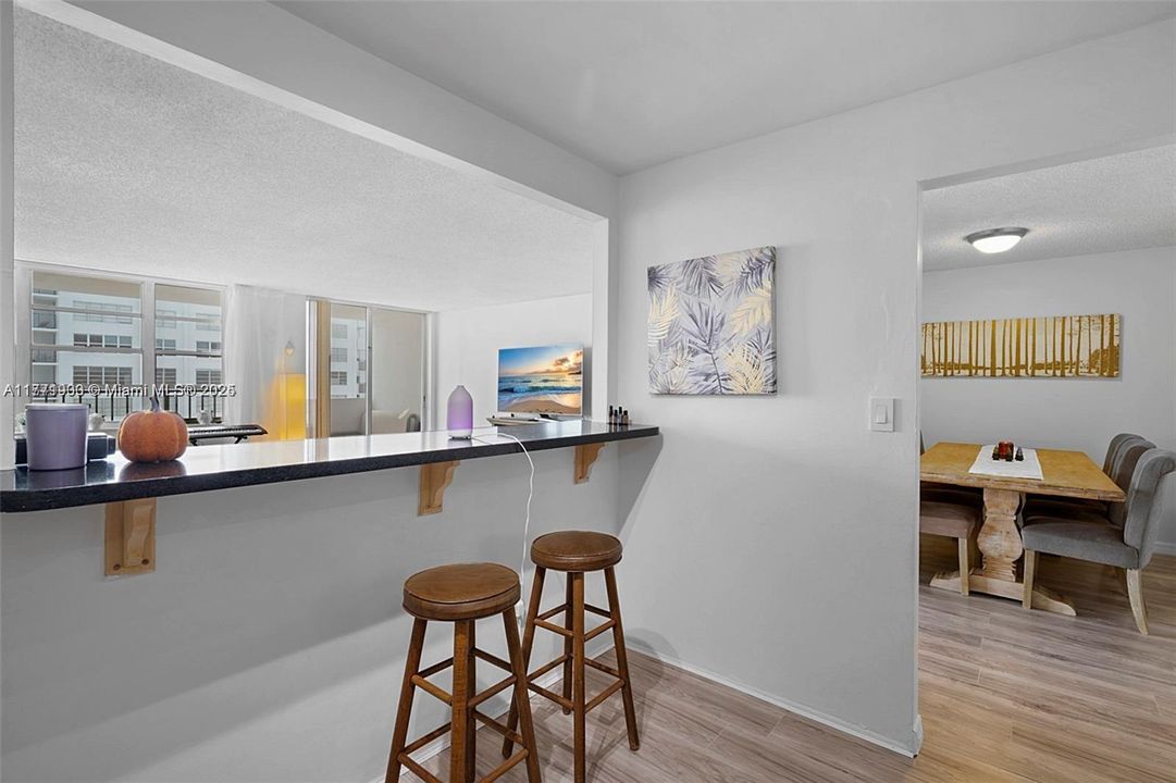 最近售出: $275,000 (2 贝兹, 2 浴室, 1143 平方英尺)