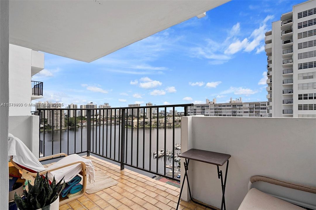 最近售出: $275,000 (2 贝兹, 2 浴室, 1143 平方英尺)