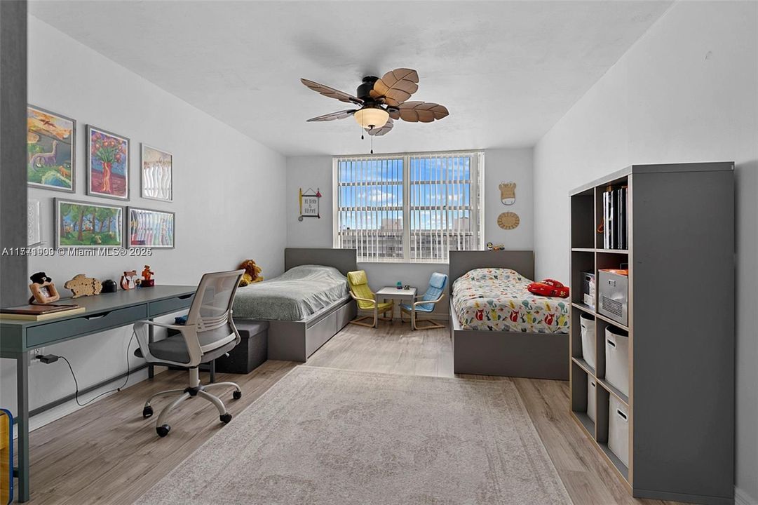 最近售出: $275,000 (2 贝兹, 2 浴室, 1143 平方英尺)