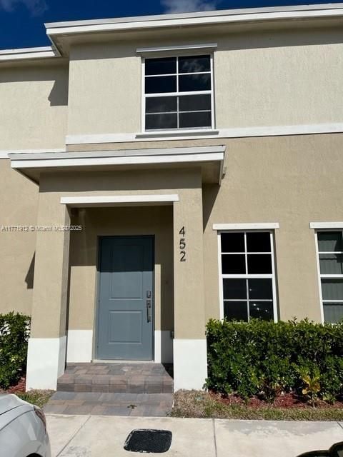 Recently Rented: $2,300 (2 beds, 2 baths, 1208 Square Feet)