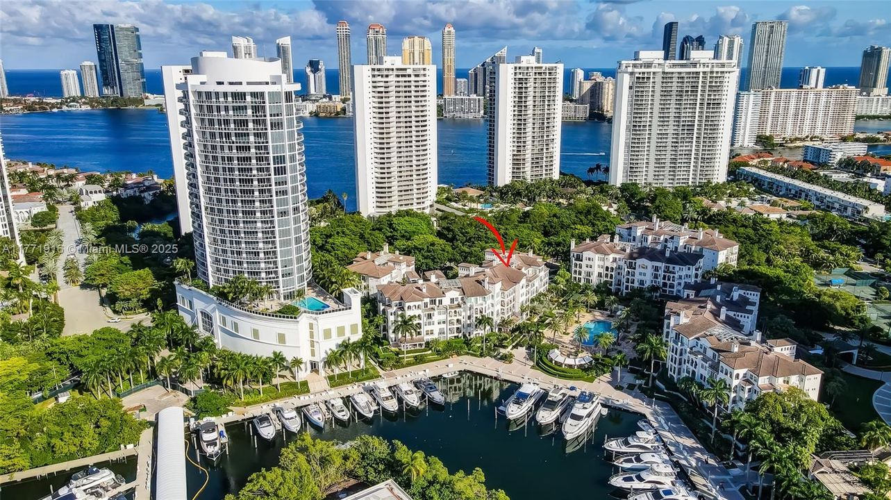 Vendido Recientemente: $1,349,000 (3 camas, 3 baños, 3576 Pies cuadrados)