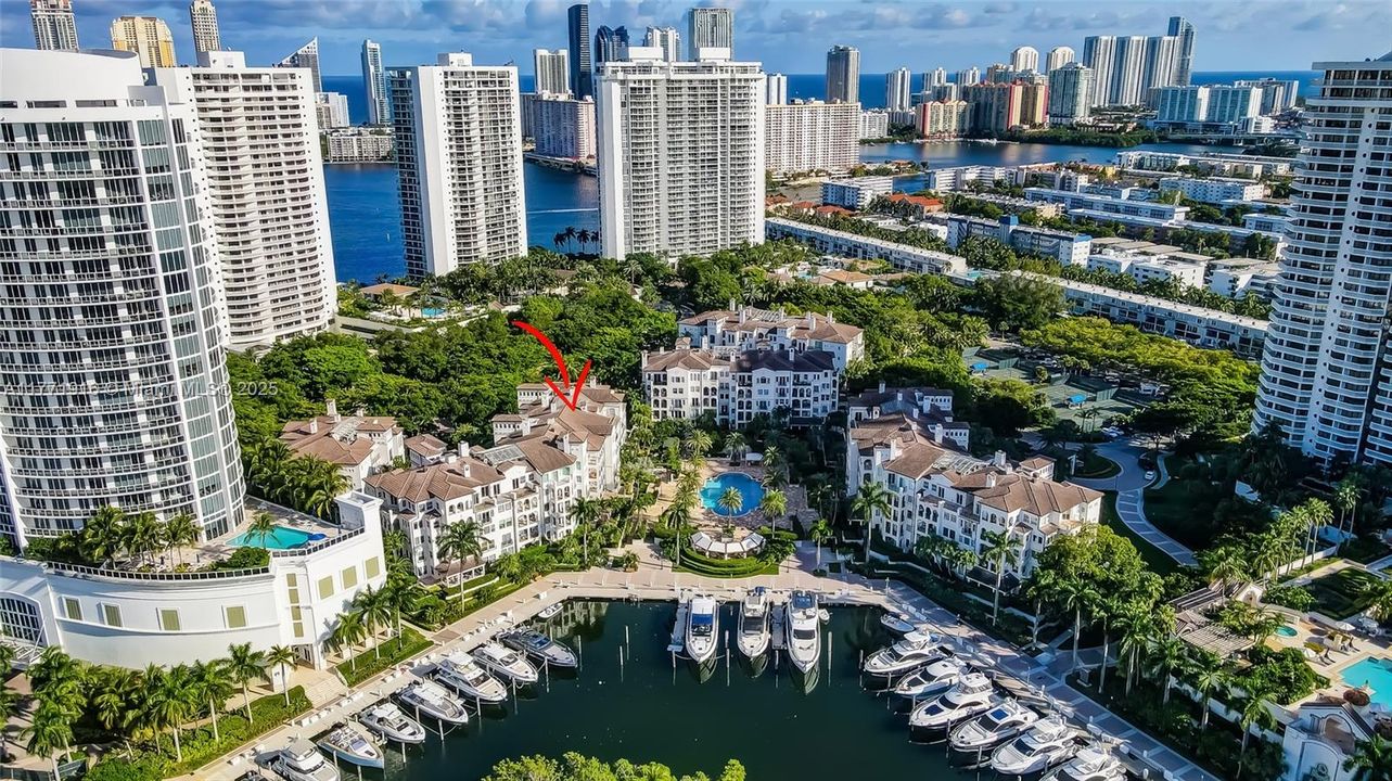 Vendido Recientemente: $1,349,000 (3 camas, 3 baños, 3576 Pies cuadrados)