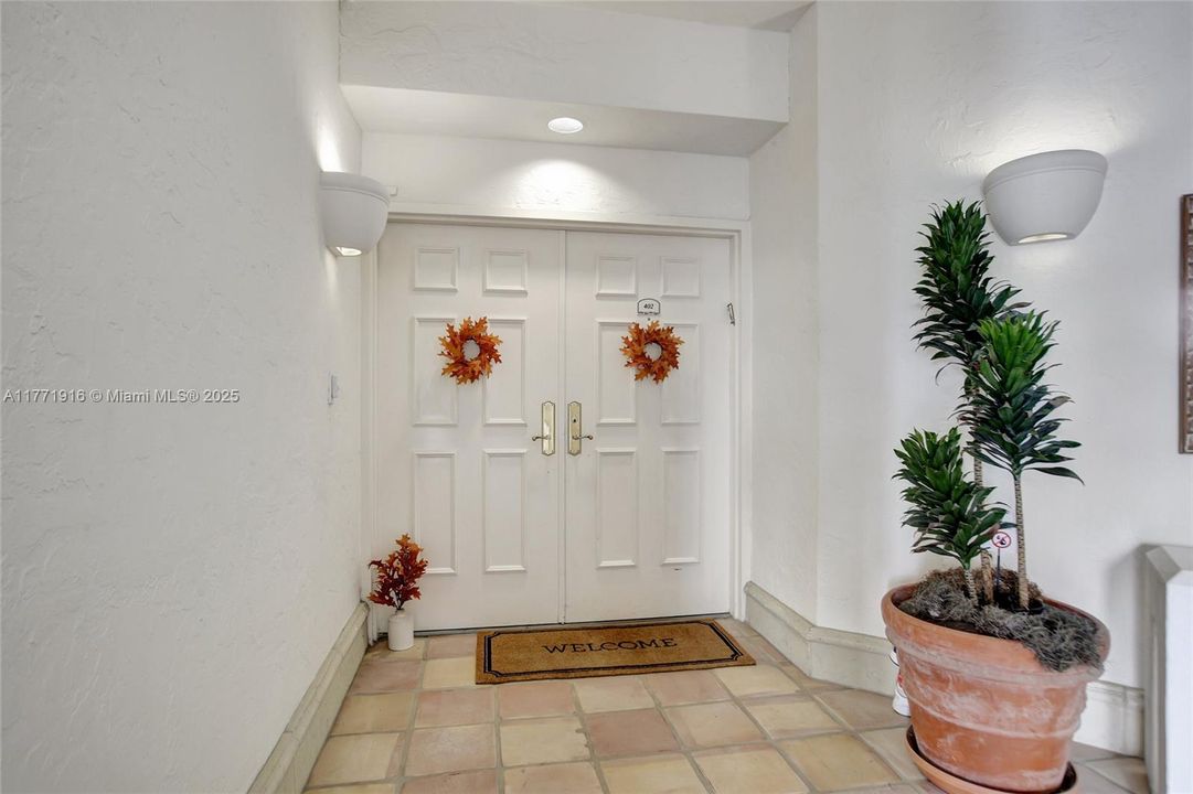 Vendido Recientemente: $1,349,000 (3 camas, 3 baños, 3576 Pies cuadrados)