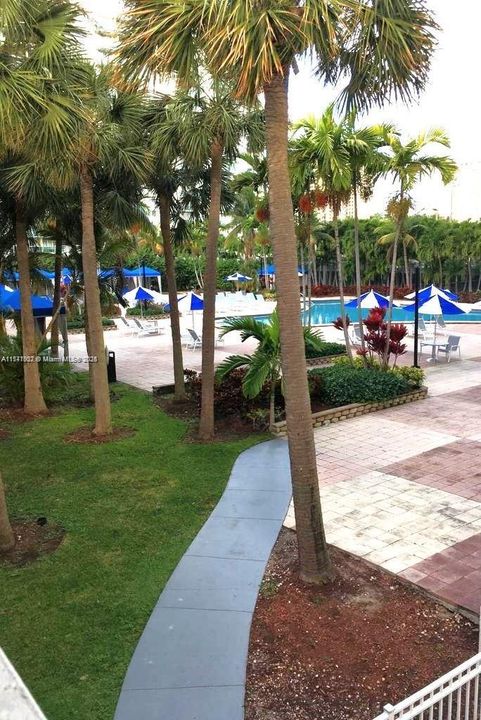 Recently Sold: $360,000 (1 beds, 1 baths, 1005 Square Feet)