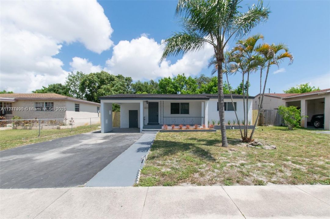 Recently Rented: $2,995 (3 beds, 2 baths, 1052 Square Feet)