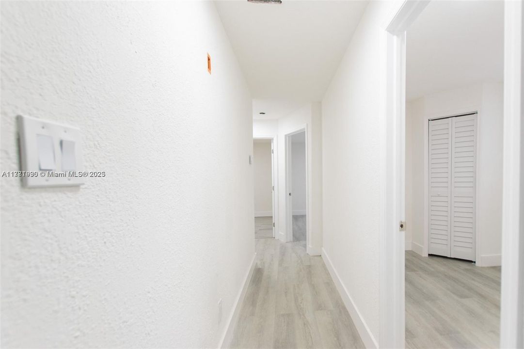 Recently Rented: $2,995 (3 beds, 2 baths, 1052 Square Feet)