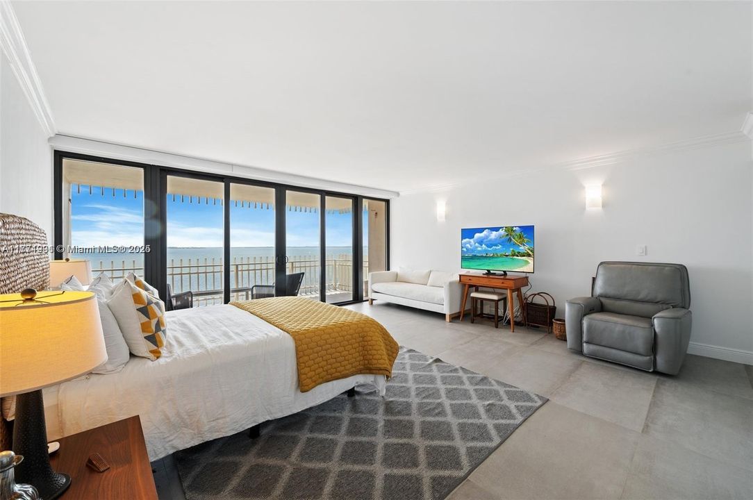 Recently Sold: $2,695,000 (3 beds, 2 baths, 2614 Square Feet)