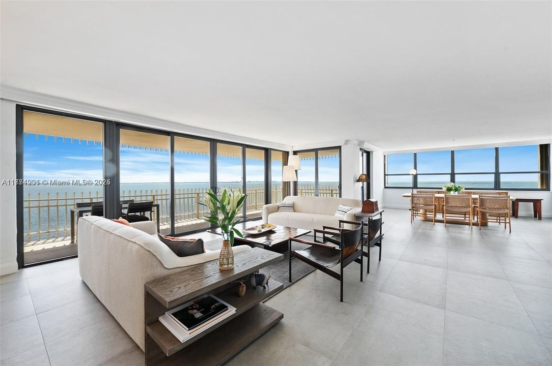 Recently Sold: $2,695,000 (3 beds, 2 baths, 2614 Square Feet)