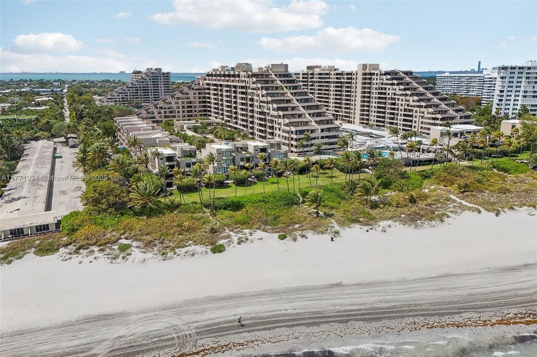 最近售出: $1,000,000 (2 贝兹, 2 浴室, 1532 平方英尺)