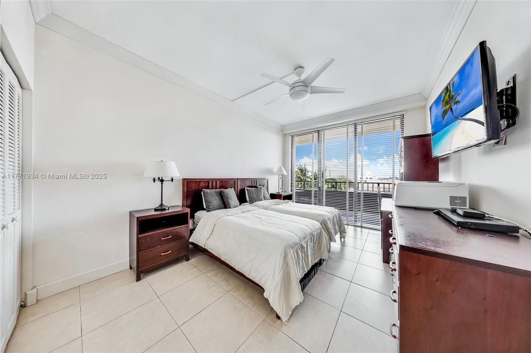 最近售出: $1,000,000 (2 贝兹, 2 浴室, 1532 平方英尺)