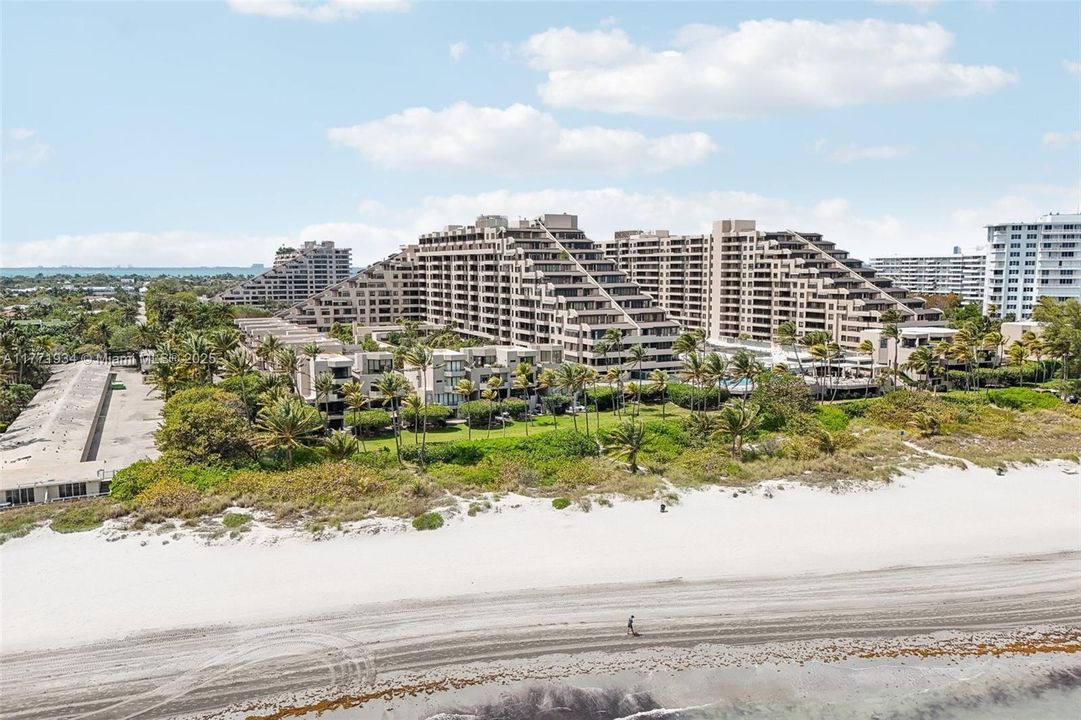 最近售出: $1,000,000 (2 贝兹, 2 浴室, 1532 平方英尺)