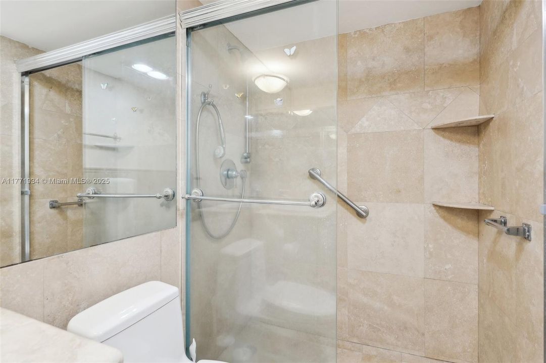 最近售出: $1,000,000 (2 贝兹, 2 浴室, 1532 平方英尺)