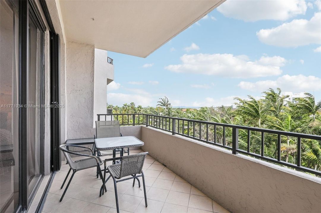 最近售出: $1,000,000 (2 贝兹, 2 浴室, 1532 平方英尺)