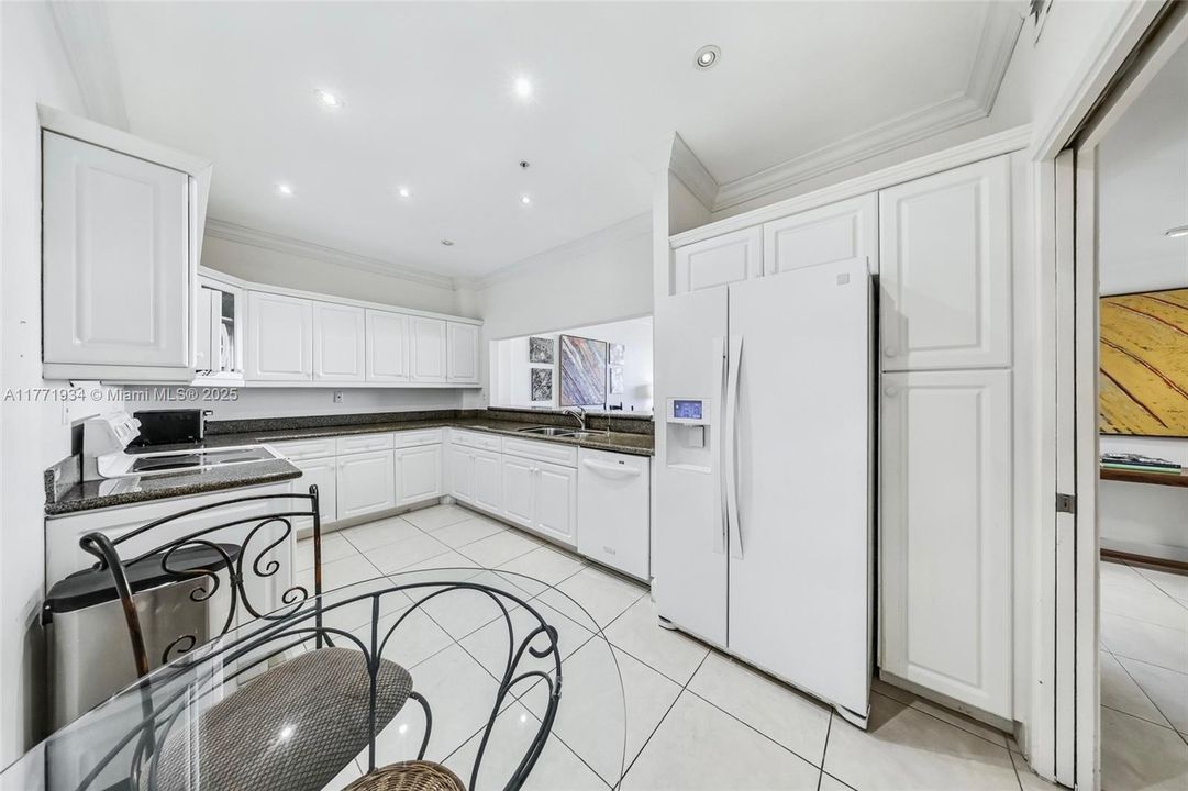 最近售出: $1,000,000 (2 贝兹, 2 浴室, 1532 平方英尺)