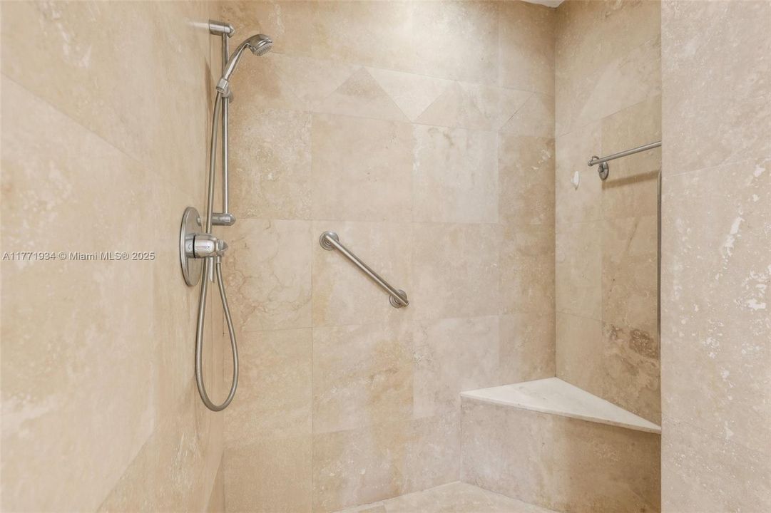 最近售出: $1,000,000 (2 贝兹, 2 浴室, 1532 平方英尺)