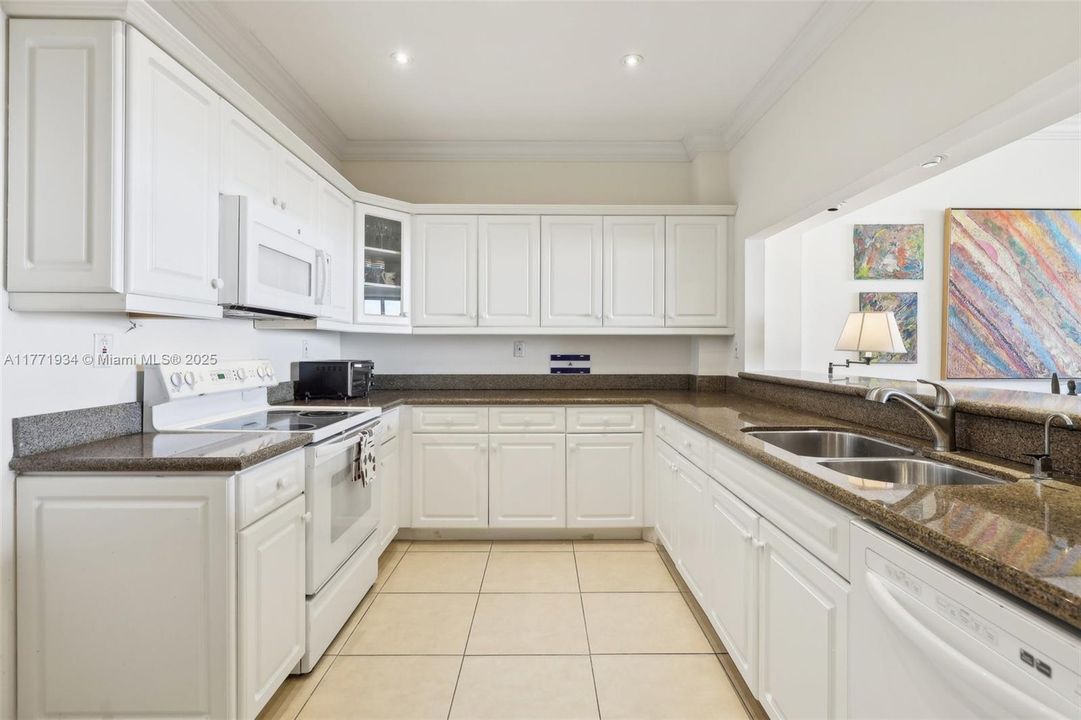 最近售出: $1,000,000 (2 贝兹, 2 浴室, 1532 平方英尺)