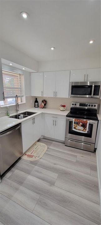 Recently Rented: $1,790 (2 beds, 2 baths, 888 Square Feet)