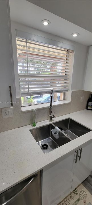 Recently Rented: $1,790 (2 beds, 2 baths, 888 Square Feet)