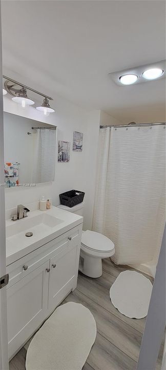 Recently Rented: $1,790 (2 beds, 2 baths, 888 Square Feet)