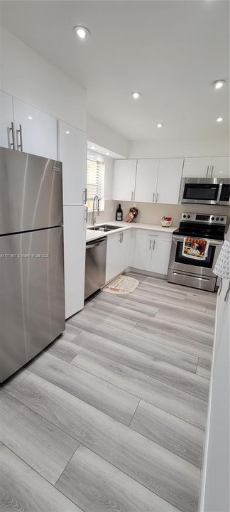 Recently Rented: $1,790 (2 beds, 2 baths, 888 Square Feet)