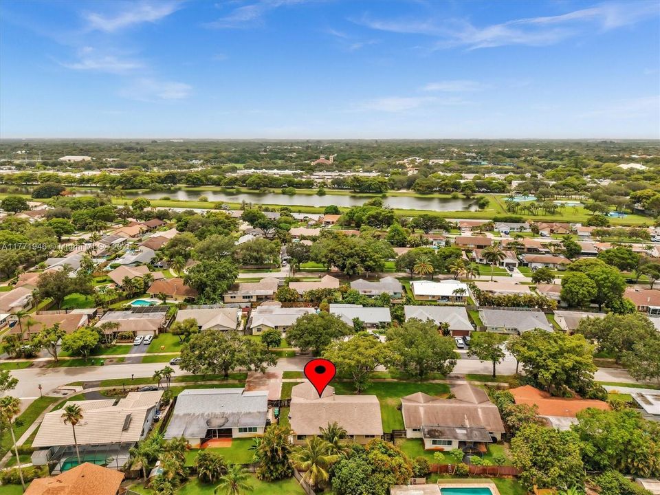 Recently Sold: $669,000 (3 beds, 2 baths, 1931 Square Feet)