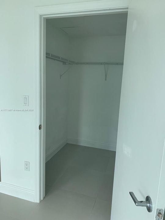 Recently Rented: $3,200 (1 beds, 1 baths, 754 Square Feet)