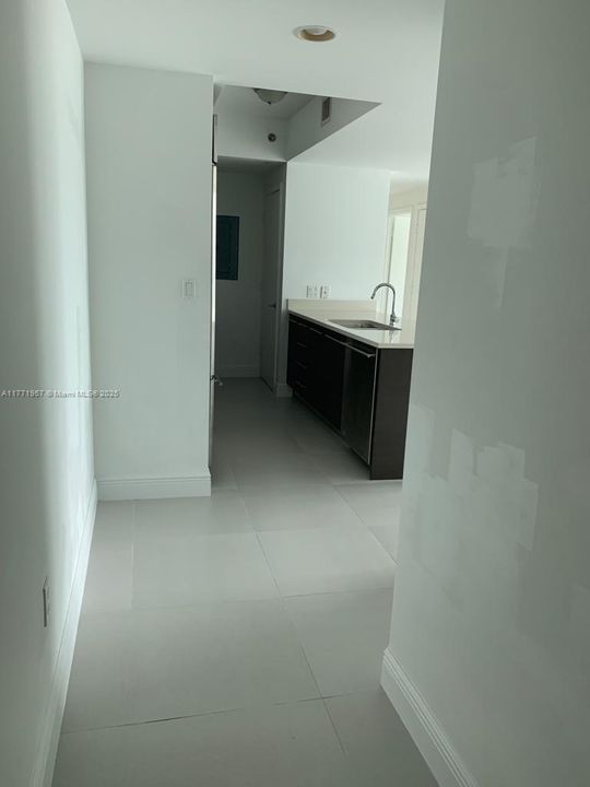 Recently Rented: $3,200 (1 beds, 1 baths, 754 Square Feet)