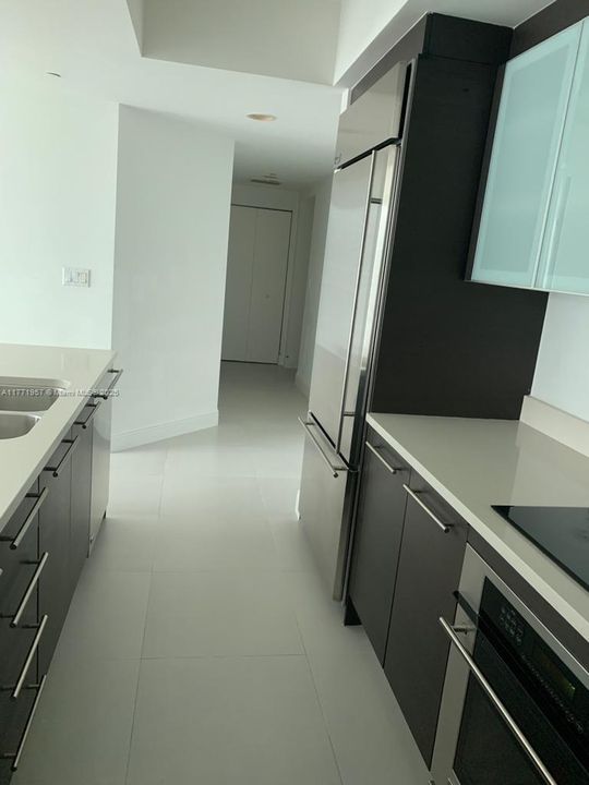 Recently Rented: $3,200 (1 beds, 1 baths, 754 Square Feet)