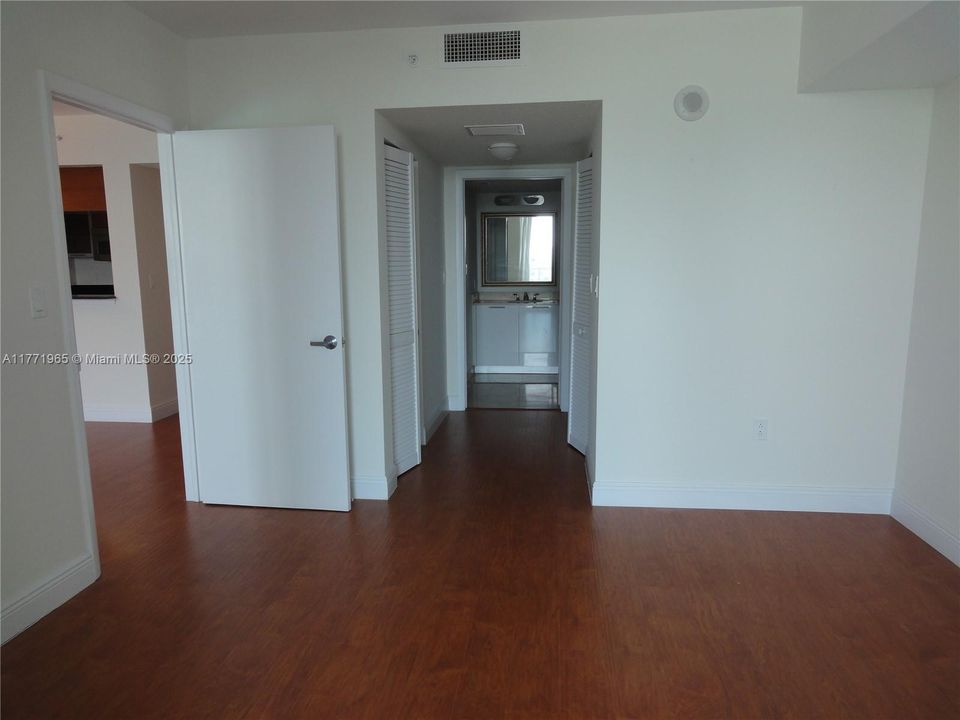 最近租的: $2,700 (1 贝兹, 1 浴室, 842 平方英尺)